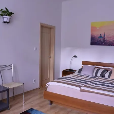 Bright And Cozy - 3 Min To Old Town Square Appartement