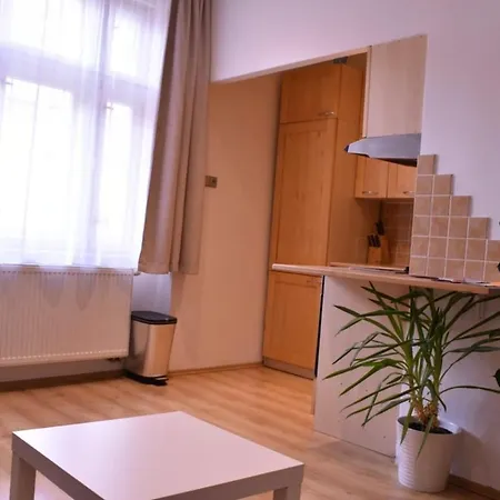 Bright And Cozy - 3 Min To Old Town Square * Prague