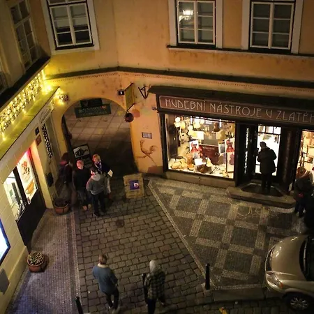 Bright And Cozy - 3 Min To Old Town Square *
