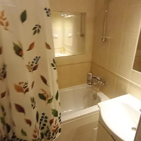 Bright And Cozy - 3 Min To Old Town Square Daire