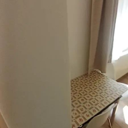 Bright And Cozy - 3 Min To Old Town Square Prag