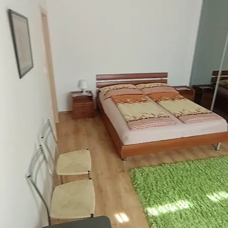 Bright And Cozy - 3 Min To Old Town Square Prag