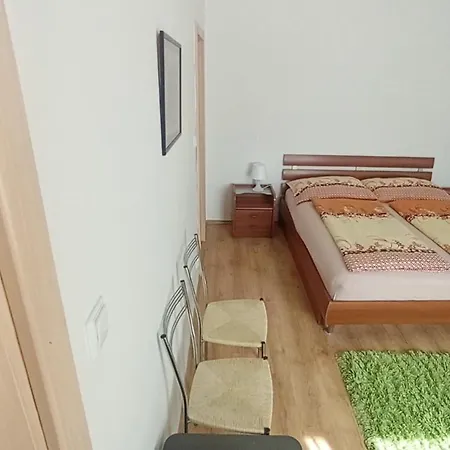 Daire Bright And Cozy - 3 Min To Old Town Square