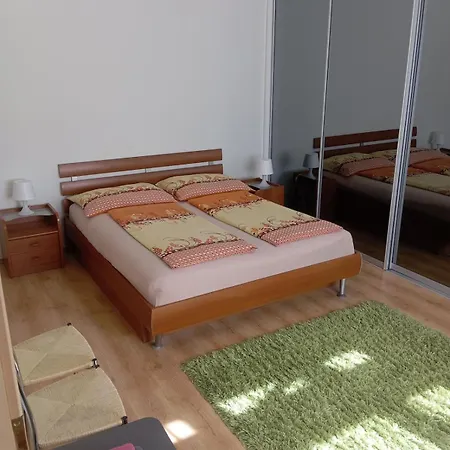Bright And Cozy - 3 Min To Old Town Square Prag