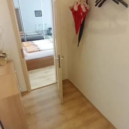 Daire Bright And Cozy - 3 Min To Old Town Square *