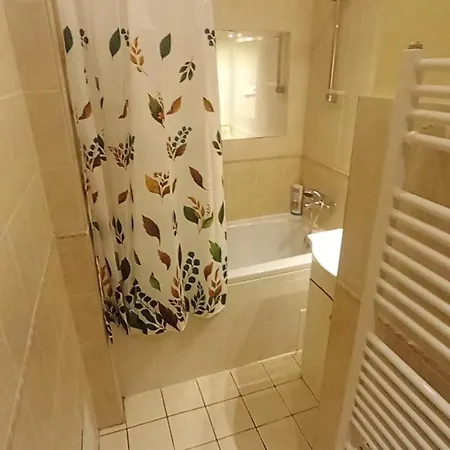 Bright And Cozy - 3 Min To Old Town Square Appartement *